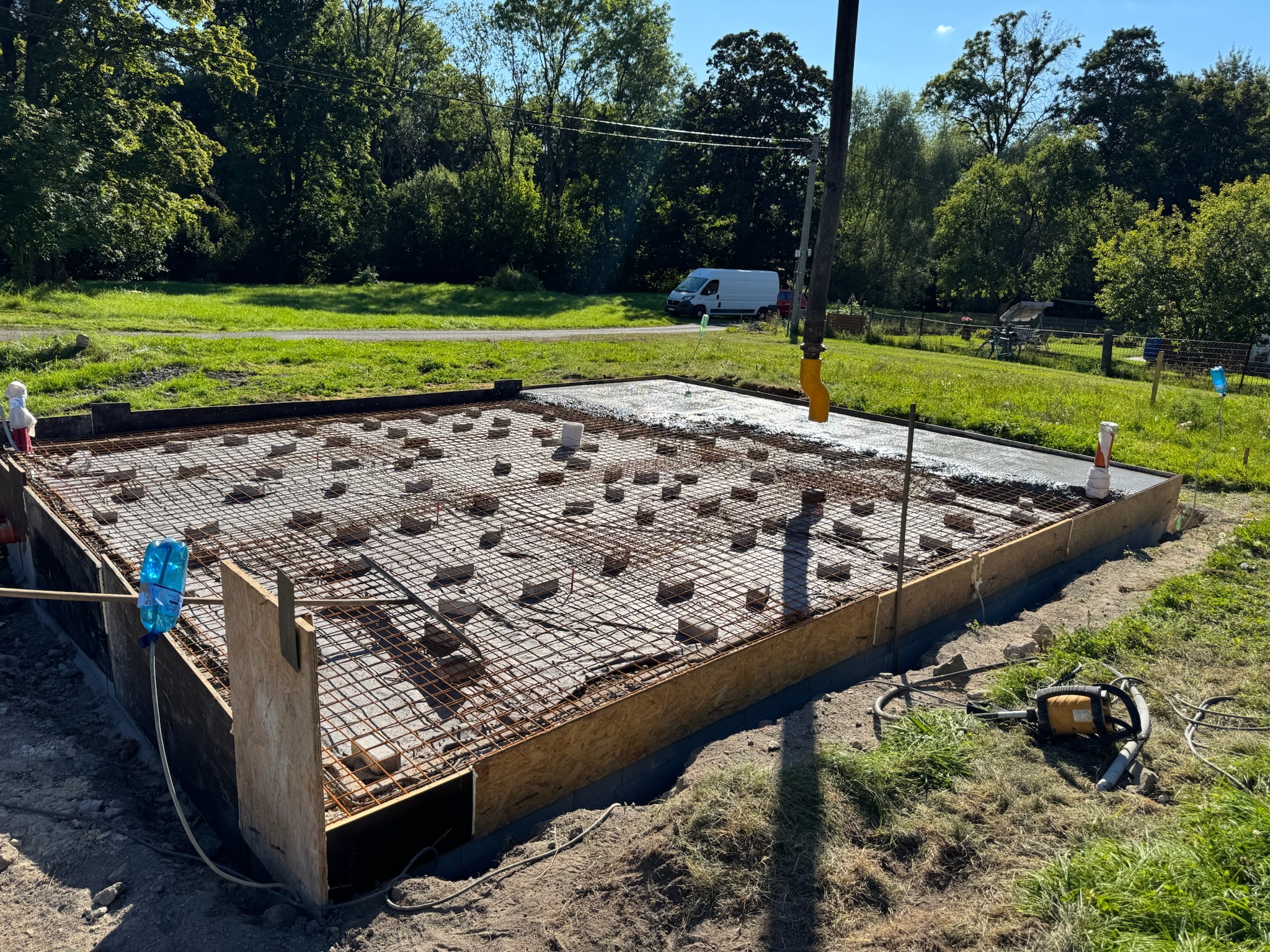 Stavba podkladu pro dům